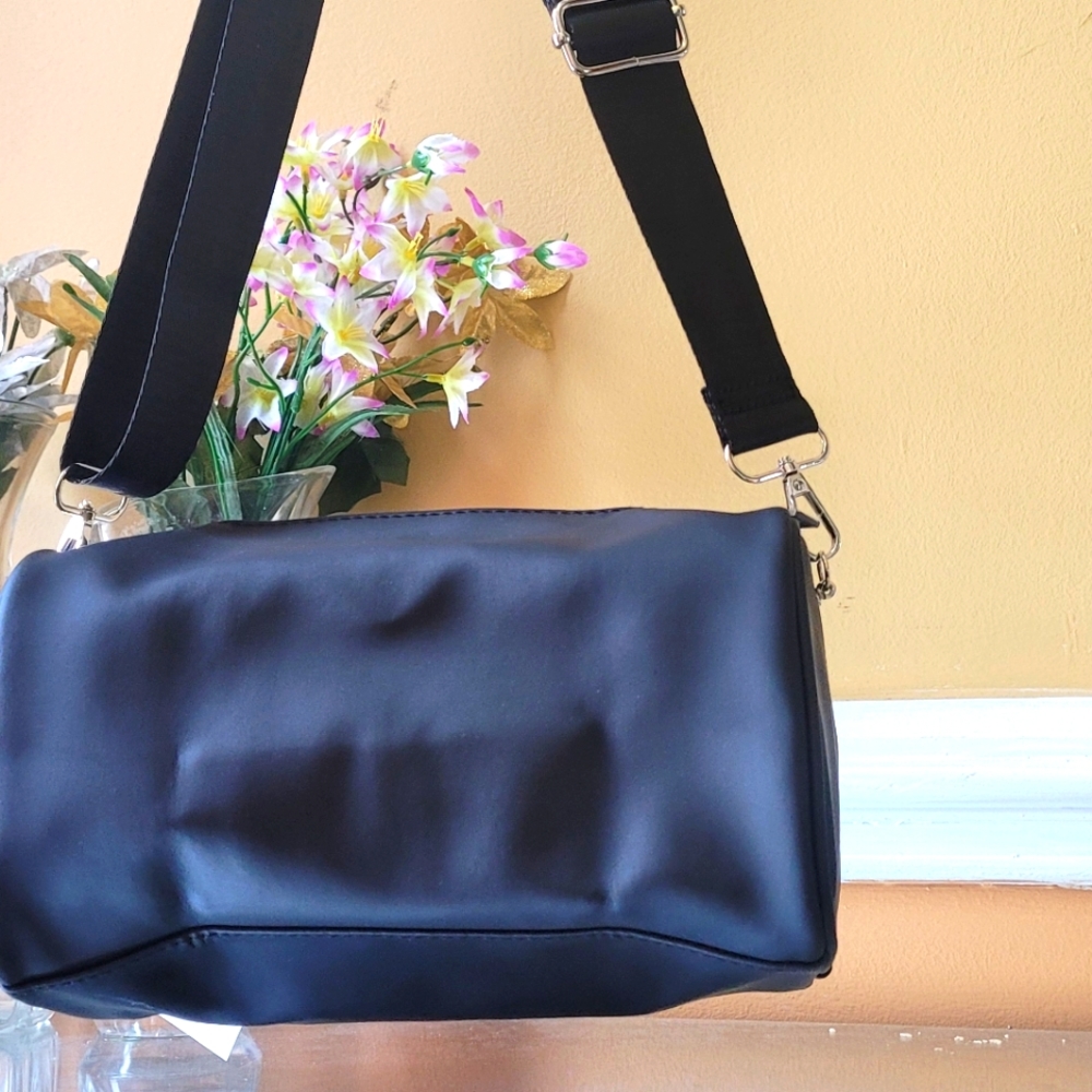 Jimmy Choo - Picture 3 of 7